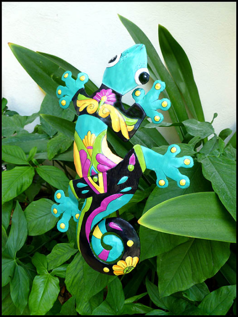 Bâton de plante Gecko.  Décor de jardin en métal peint à la main